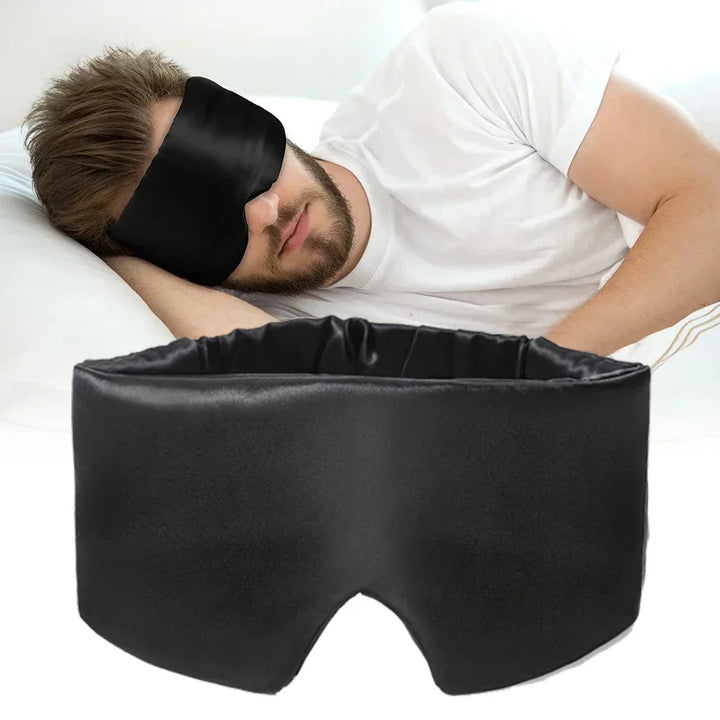 Detaljbild på sömnmaskens fina material och sömmar