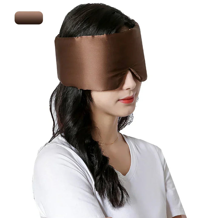 Elegant sidenmask med len yta mot ansiktet