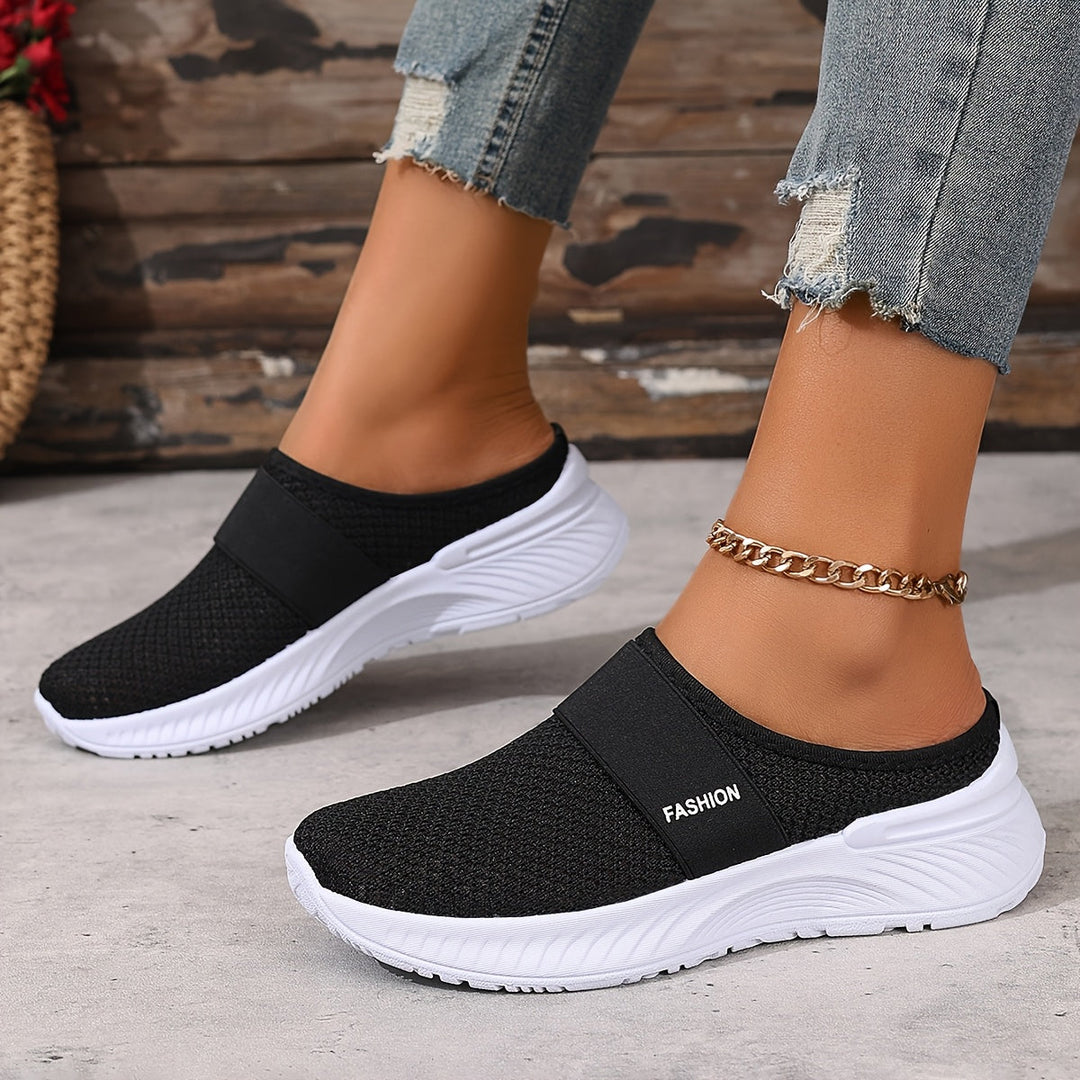 Flexibel sulkonstruktion på bekväma slip-on skor för dam