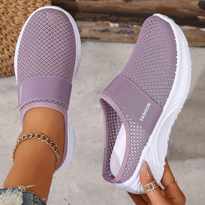 Bekväma innersulor i slip-on sneakers för dam, detalj