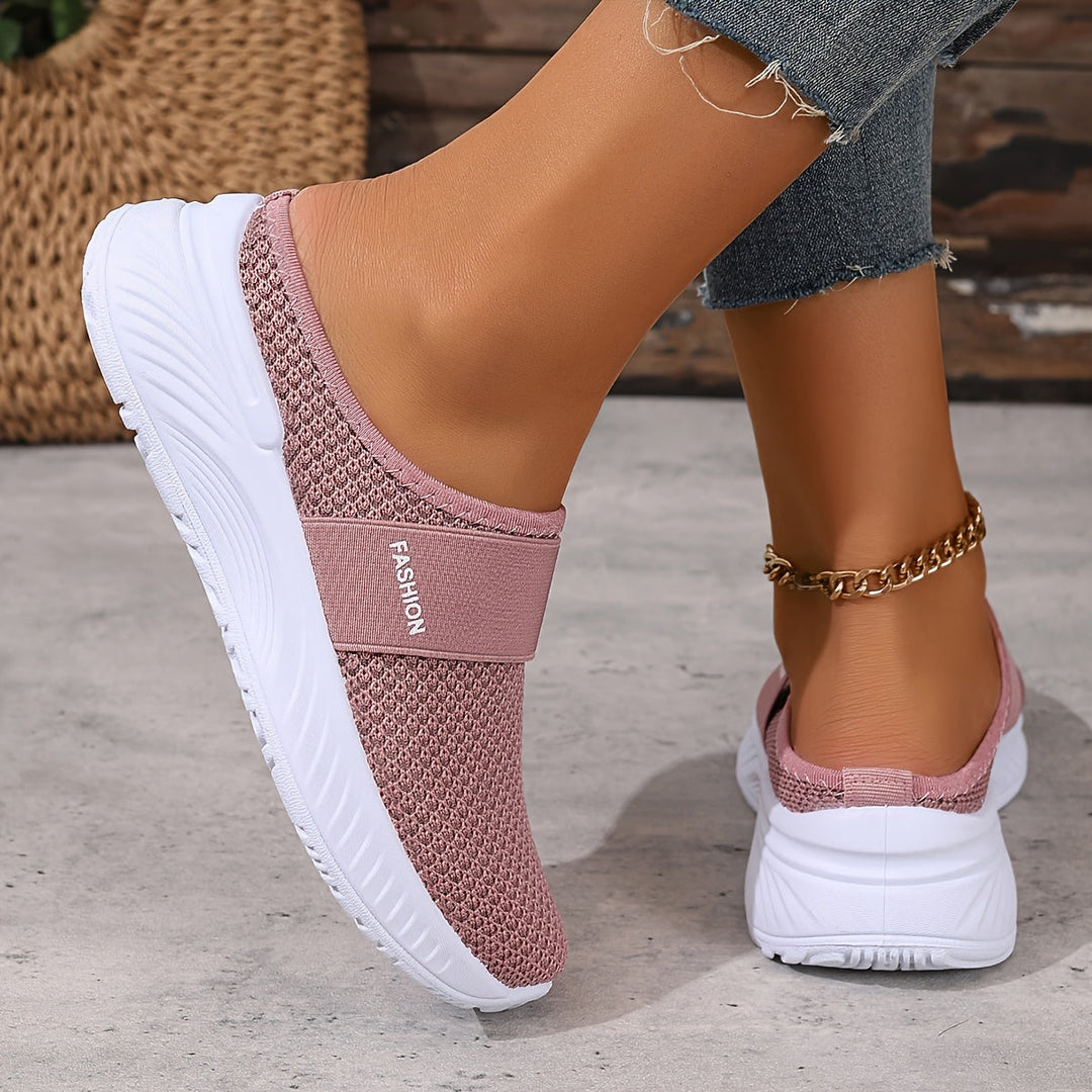 Smicrande passform på ventilerande slip-on sneakers dam