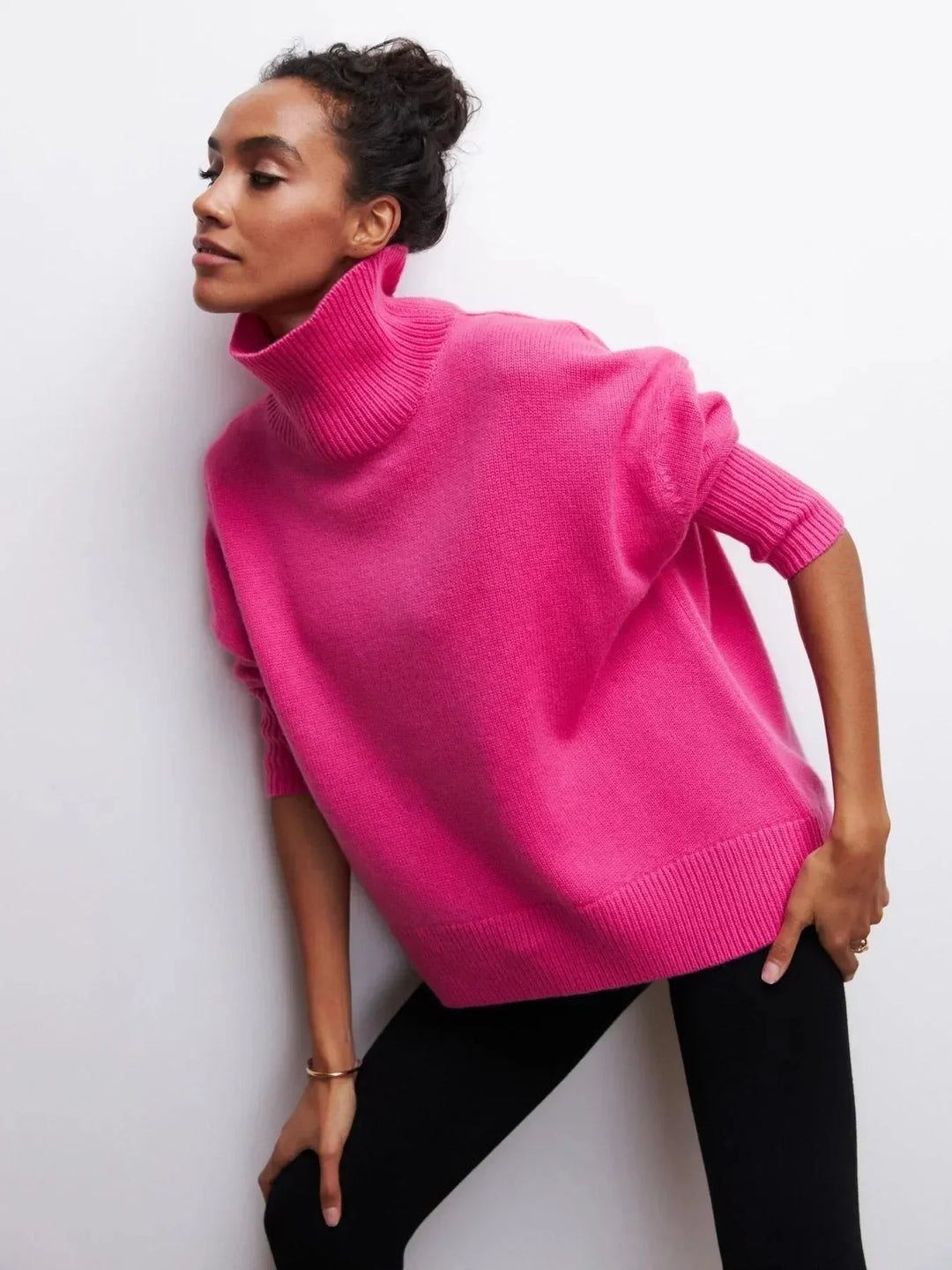 Styla din oversized damtröja med snygga accessoarer