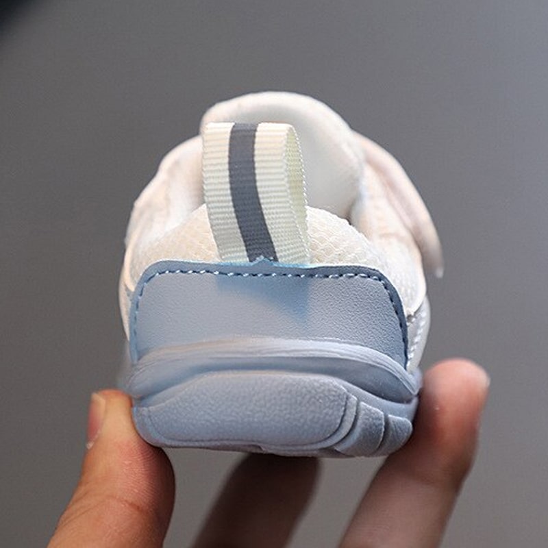 Förstasteget baby sneaker i blått med halkfri gummisula