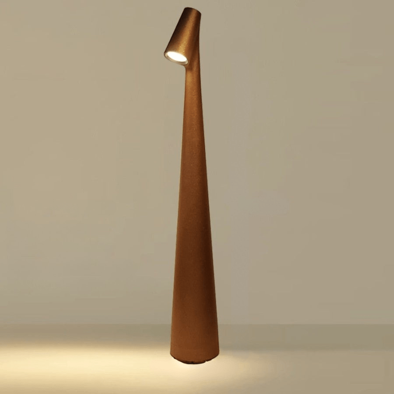 Brun trådlös LED bordslampa som visar den slimmade designen
