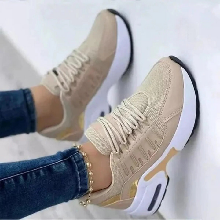 Stilrena och bekväma damsneakers i ljus färg med bred passform