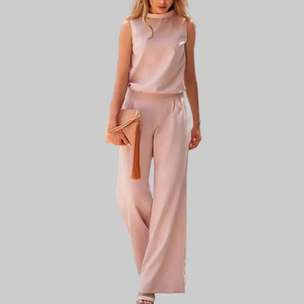 Stilren damkläder byxdress, sommar jumpsuit med vacker skärning