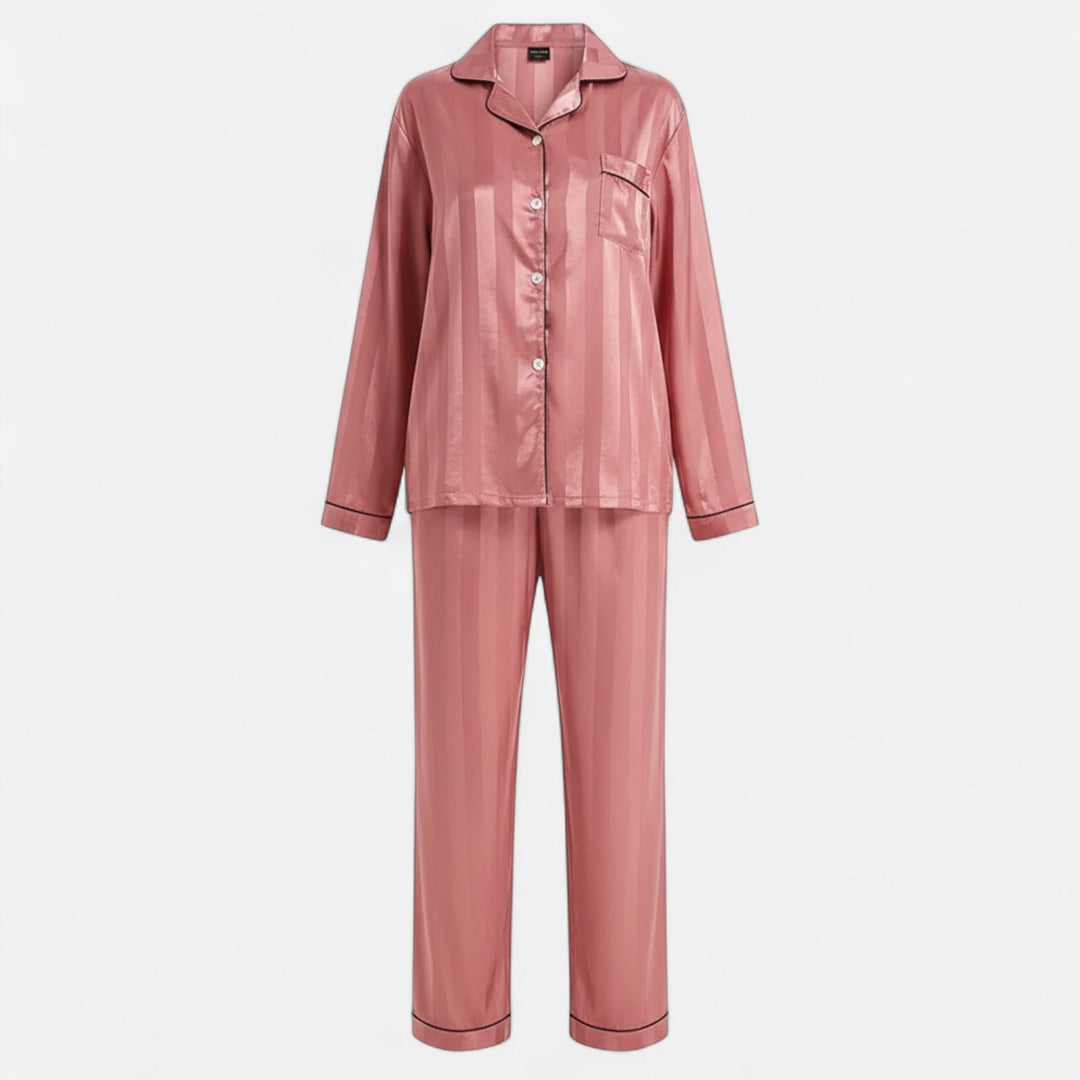 Avkopplande loungewear för dam i trendig randig design med lång ärm