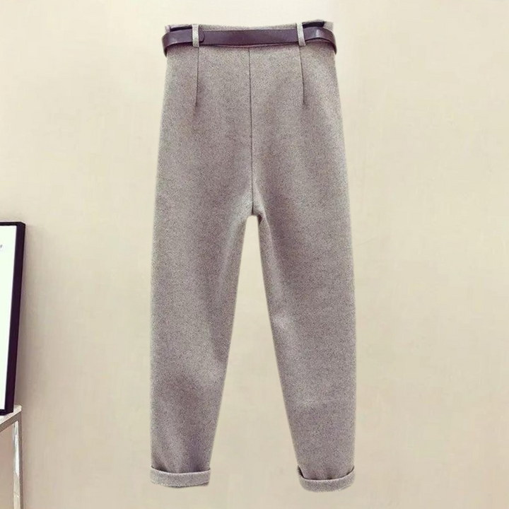 Elegant vintermode för dam i tre delar, komplett outfit med jacka
