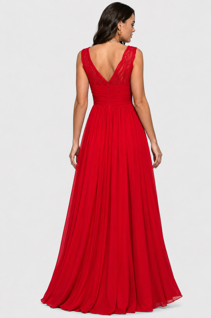 Snygg aftonklänning för damer med sofistikerad design och vackra detaljer
