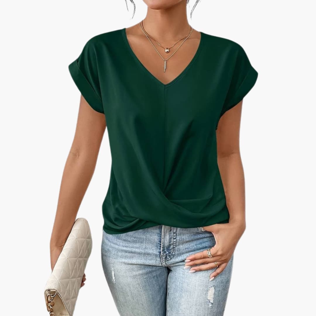 Snygg och enkel t-shirt för dam som basplagg i garderoben