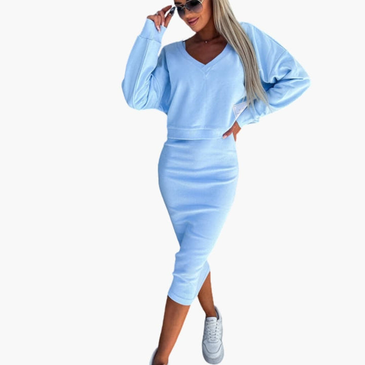 Mörkblå oversize sweatshirtklänning med lång ärm och skön komfort