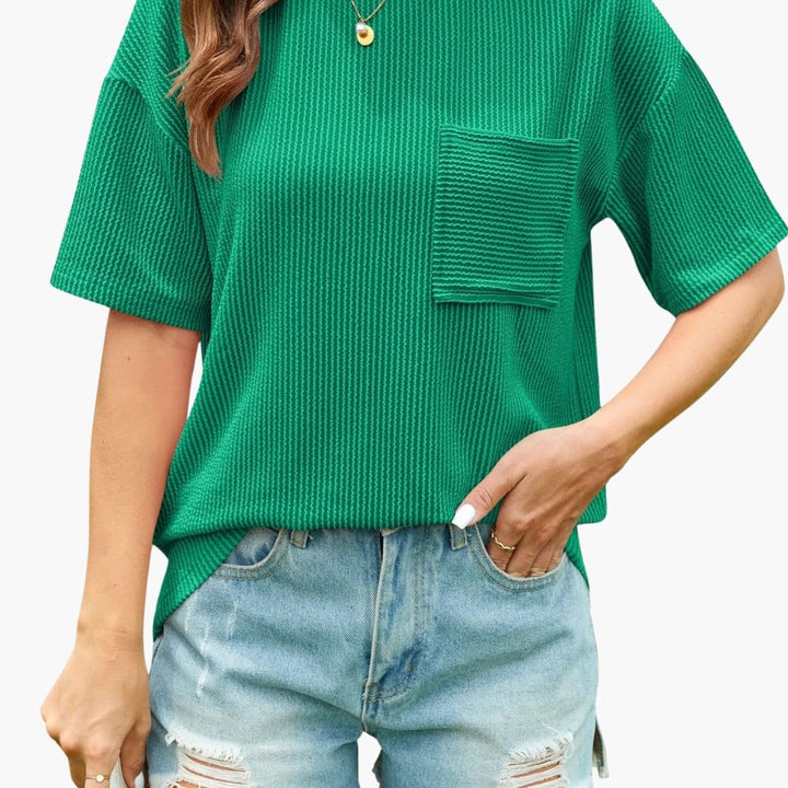 Grön texturerad dam t-shirt med kort ärm och bröstficka