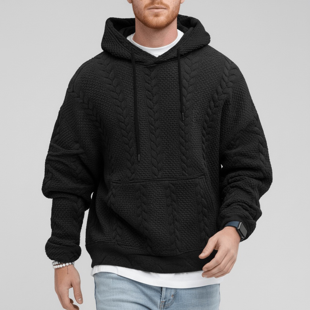 Vit stickad hoodie för män som visar mönstrets kvalitet