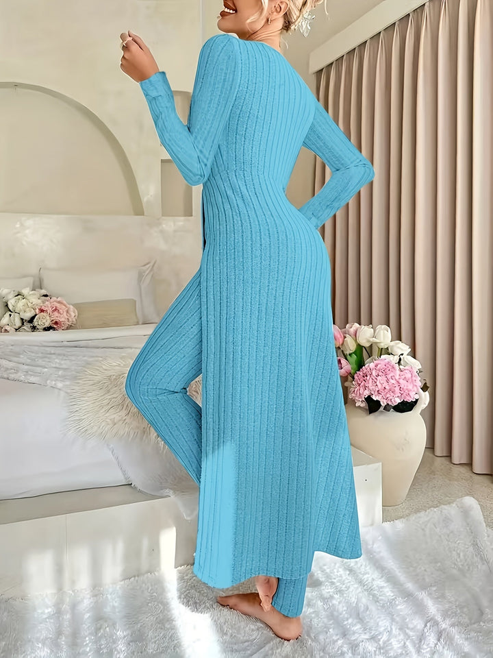 Detaljbild på linning och vida byxben till ribbat loungewear set för dam