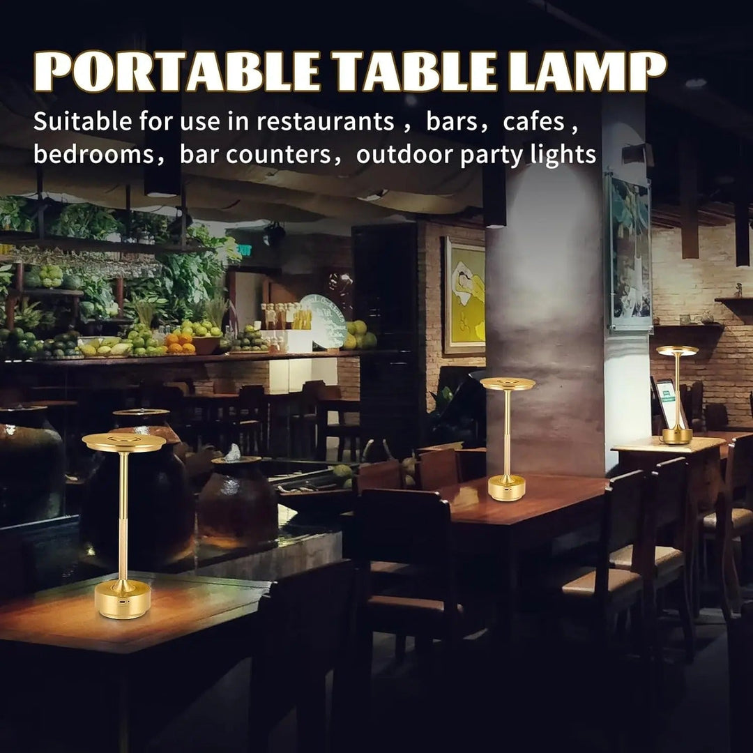 Närbild på touchlampa som visar den smidiga styrningen och elegant yta