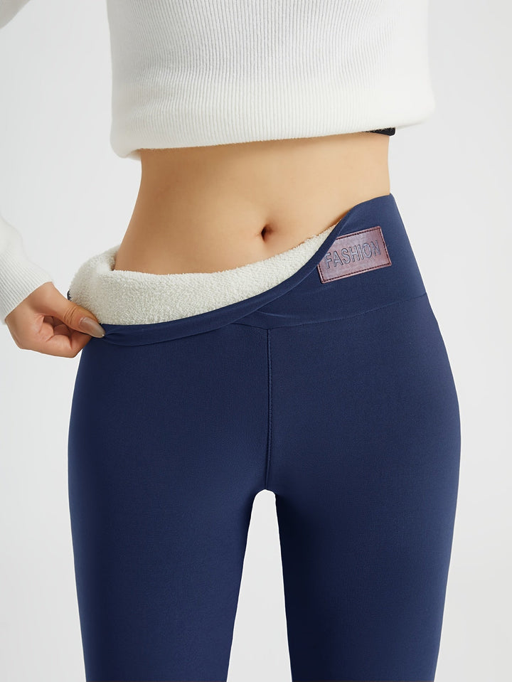 Flexibla vardagsbyxor för dam i skön tights-modell