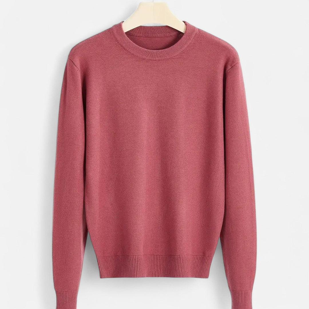 Slim fit stickad tröja i herrmodell med klassisk rund hals