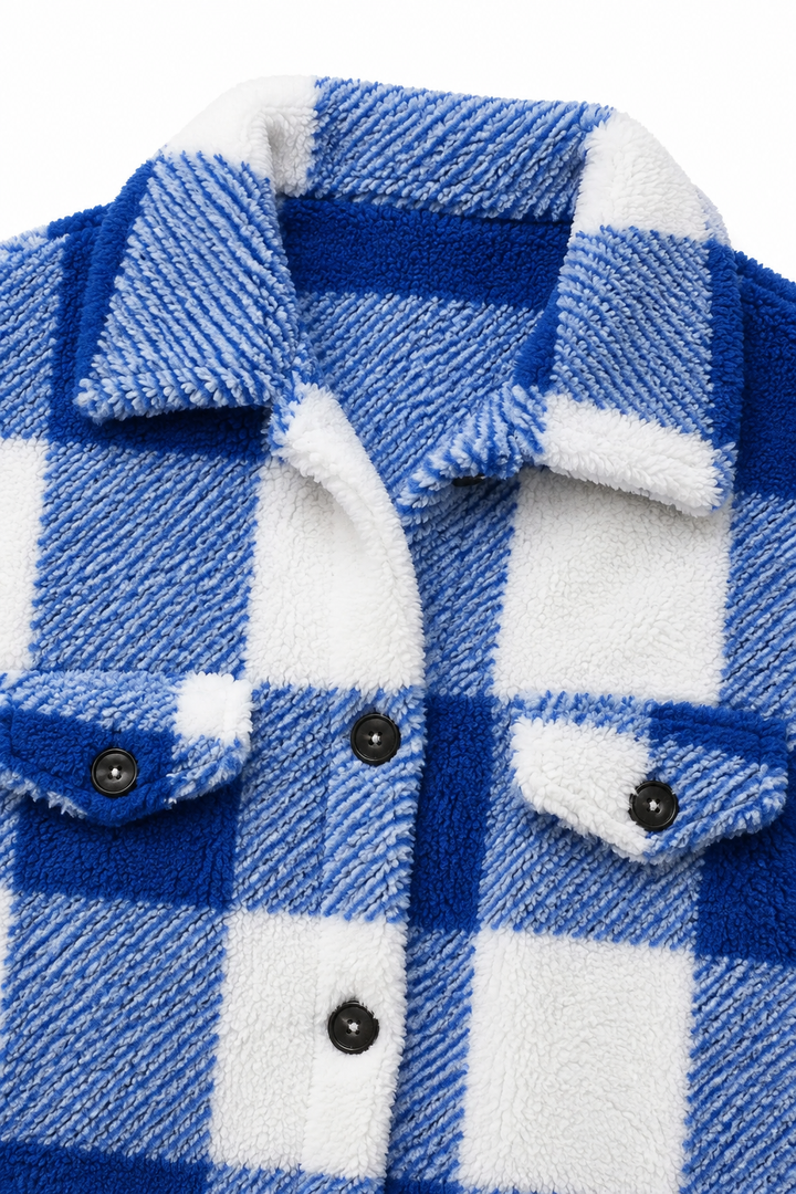 Stilren rutig övershirt för dam med klassisk krage och bröstfickor