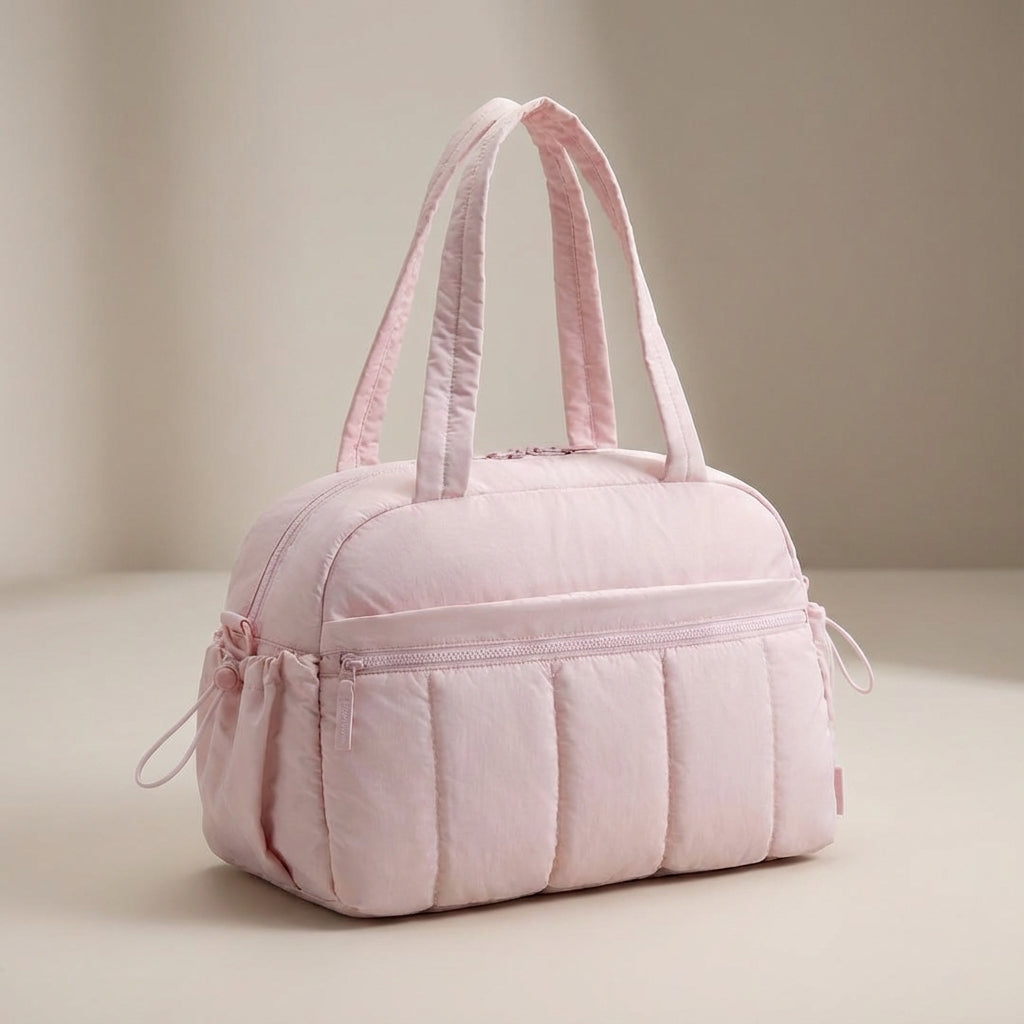 Kompakt Aerelle reseduffelväska. Hopfällbar design för enkel förvaring, idealisk som extra bagage.