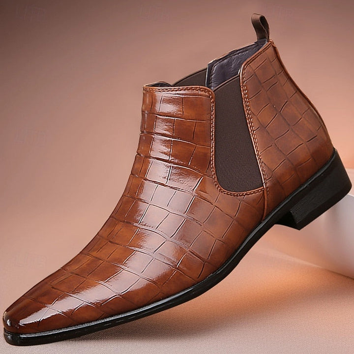 Ljusbruna herr Chelsea boots i klassisk modell med spetsig tå
