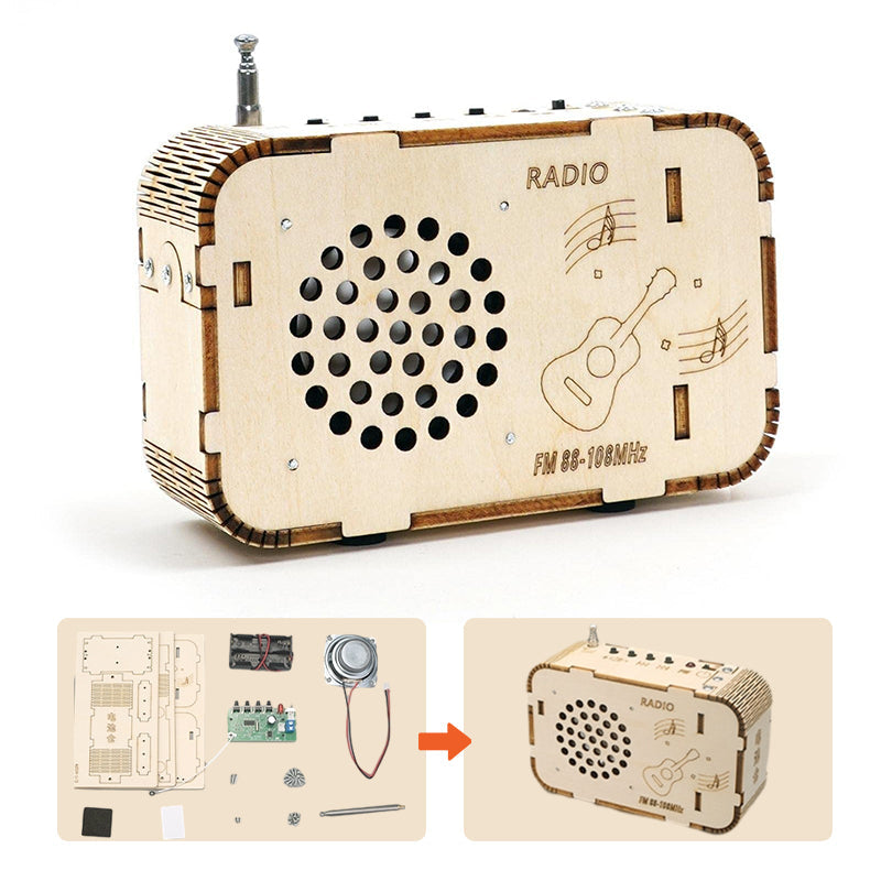 Anpassningsbar DIY-radio för barn och vuxna, trä och elektroniska komponenter, samlas själv, pedagogiskt teknikprojekt.