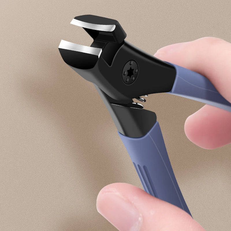 "Anti-Splash nagelklippare i rostfritt stål med vikbar design och ergonomiskt grepp för ren och prydlig nagelvård."