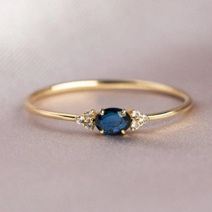 Art Déco-ring i koppar för män och kvinnor, elegant vitguld och gyllene nyanser, tidlös design, accessoar.