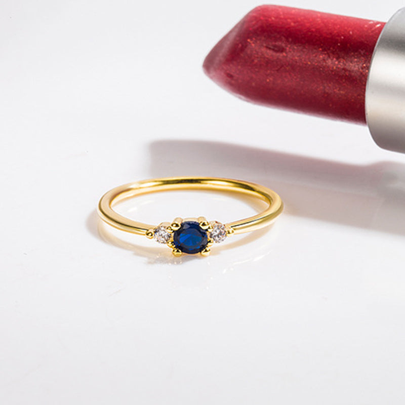 Art Déco-ring i koppar för män och kvinnor, elegant vitguld och gyllene nyanser, tidlös design, accessoar.