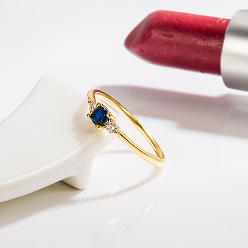 Art Déco-ring i koppar för män och kvinnor, elegant vitguld och gyllene nyanser, tidlös design, accessoar.