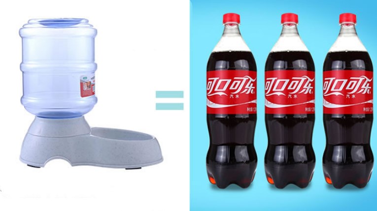 Robust djurmatare & vattendispenser i grå design. Idealisk för hundar som är ensamma hemma.