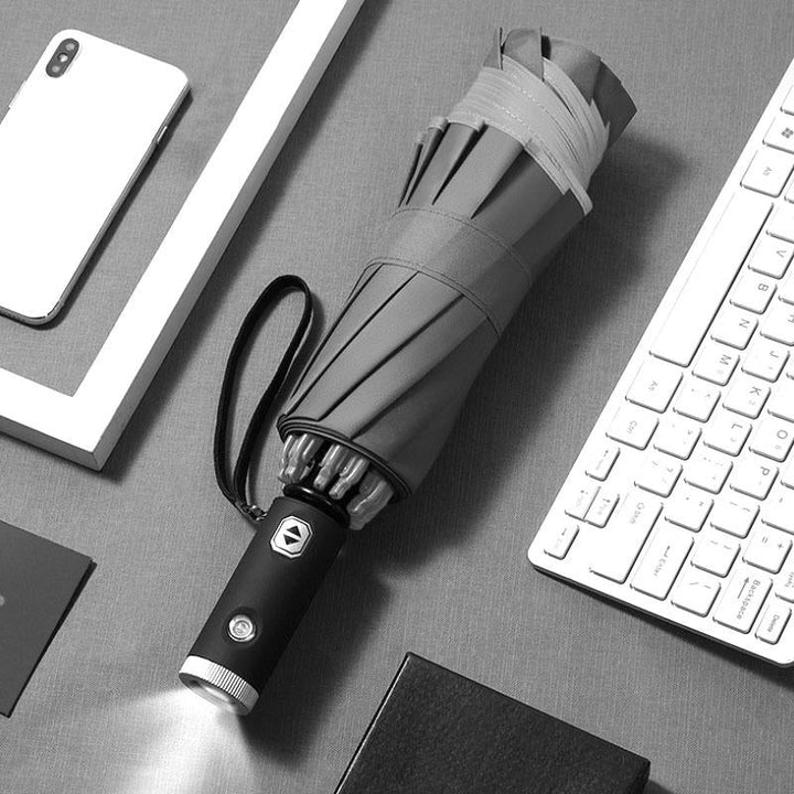 "Automatiskt fällbart paraply med LED, reflexrand, svart design, säkerhet och stil i regn och mörker, accessoar"