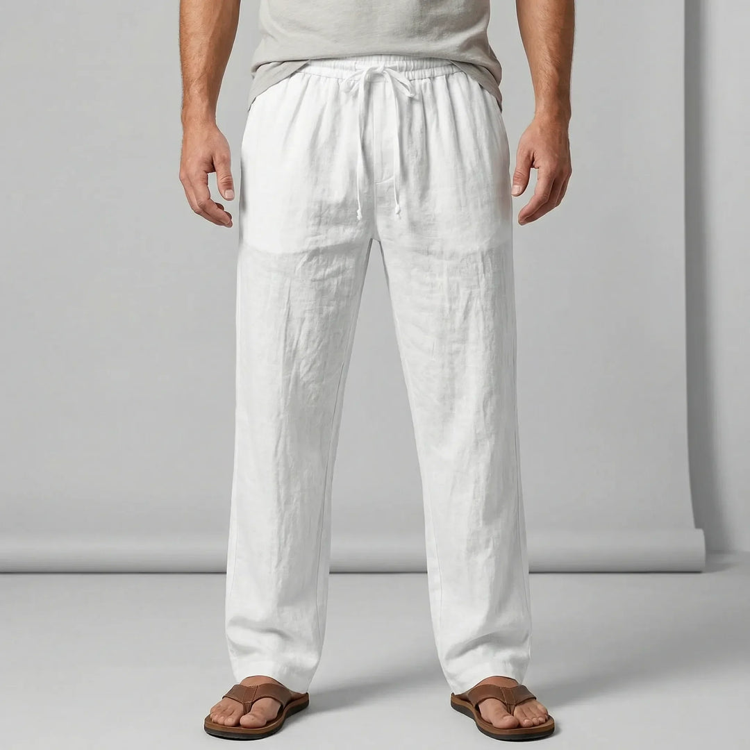 Vita smart casual herrbyxor. Perfekta lediga vardagsbyxor med bekväm passform för sommar.