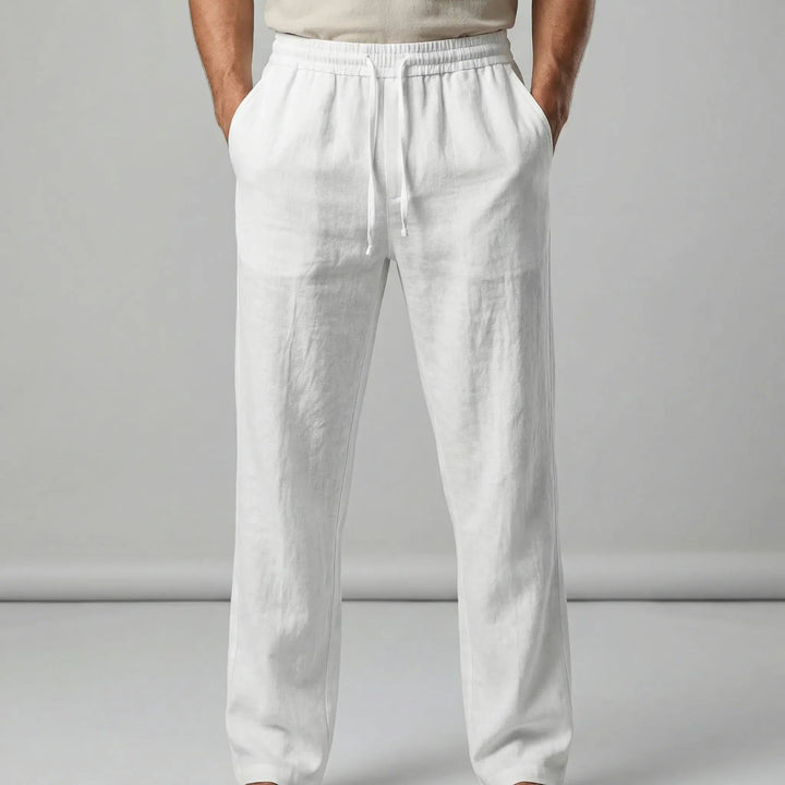 Bekväma vida herrbyxor i ljusblått. Smart casual stil för en avslappnad men ändå stilren look.