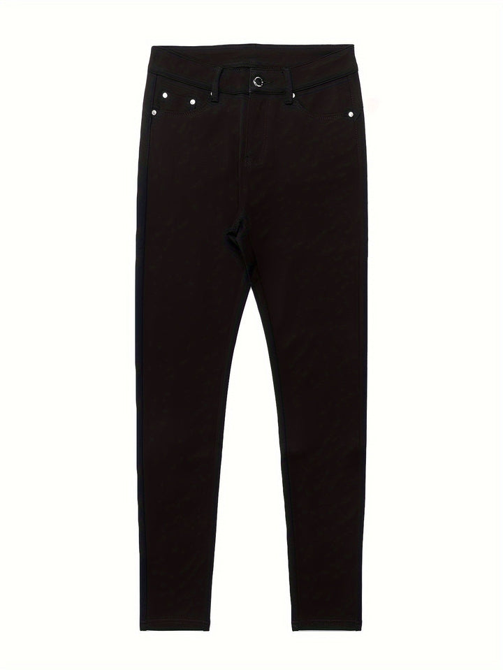 Sylvie dam högmidjade skinny jeans framifrån i klassisk blå denim