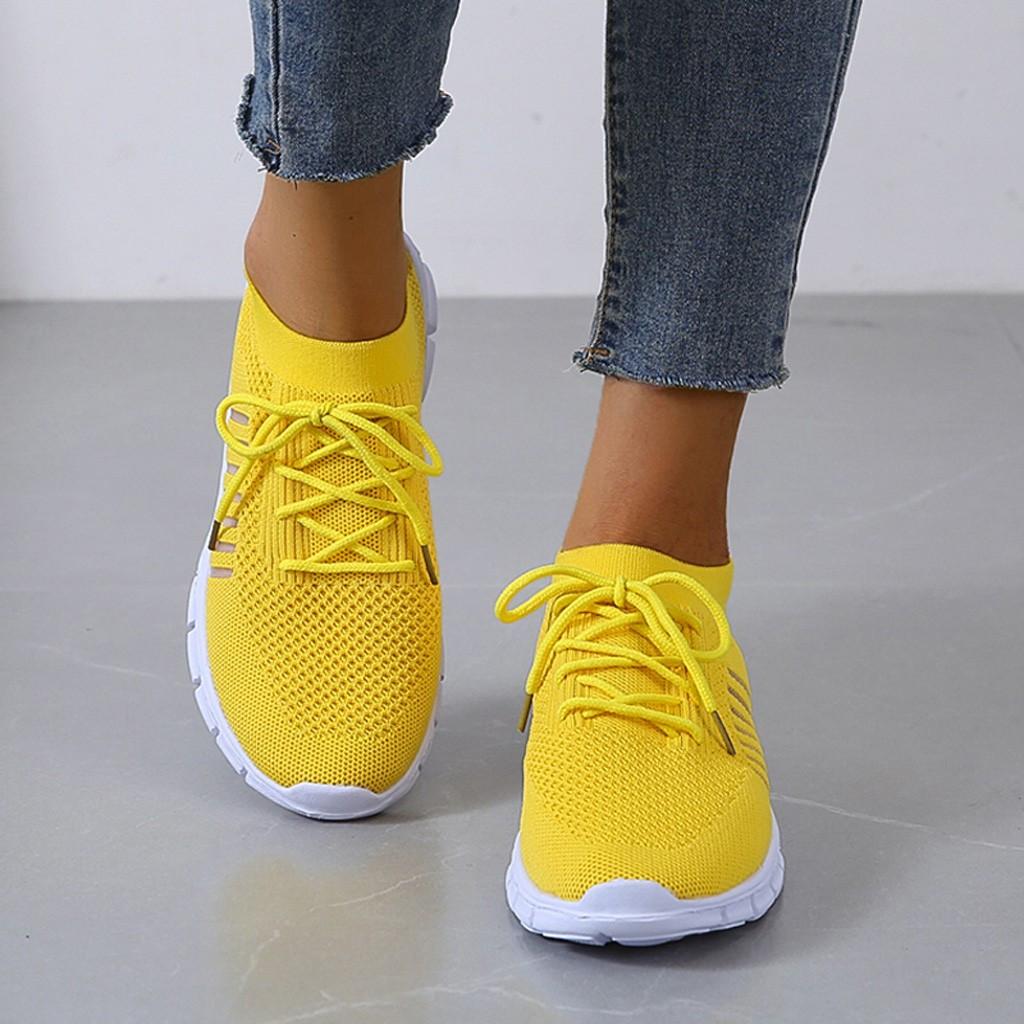 Ovandel i textil på bekväma damsneakers, ortopediska skor med bra ventilation
