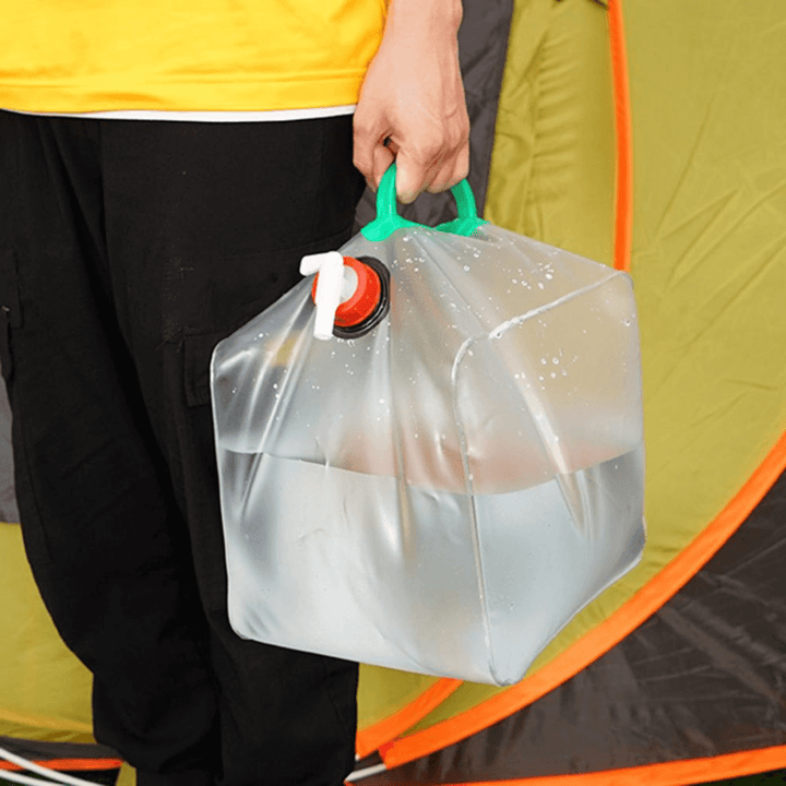 Ihopvikbar vattendunk för camping och vandring i grön design