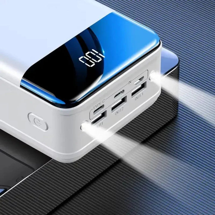 Bärbar powerbank 50000 mAh med flera USB-portar för laddning