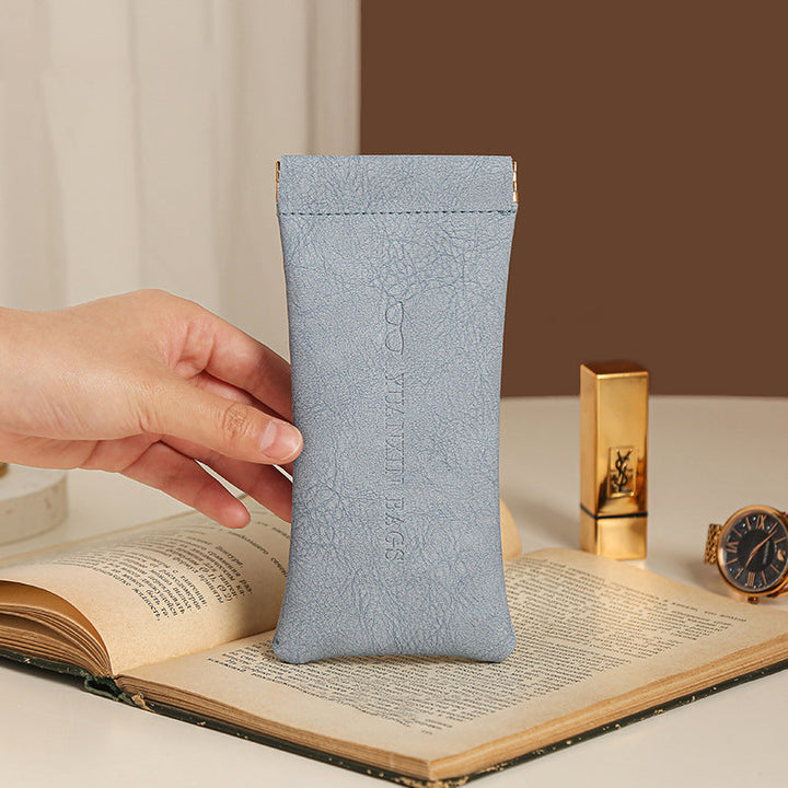 Bärbart kompressionsfodral för glasögon för dam, flerfärgat, skyddar mot damm och repor, passar glasögon och smycken.