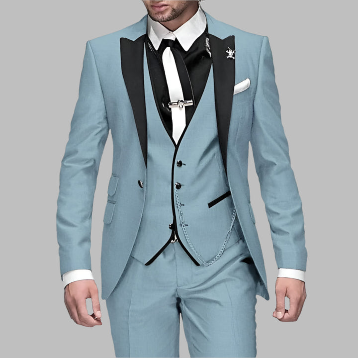 Visning av väst och slips som ingår i den eleganta herrklädseln