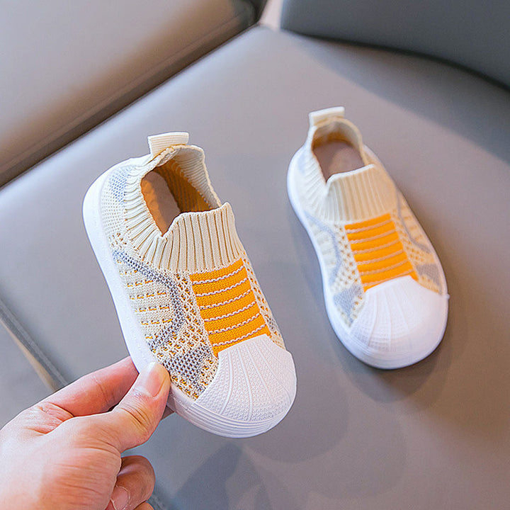 "Barn slip-on sneakers i mesh, halkfria och stretchiga, lätt andningsbart tyg, elastisk öppning, flera färger"