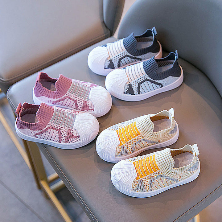 "Barn slip-on sneakers i mesh, halkfria och stretchiga, lätt andningsbart tyg, elastisk öppning, flera färger"