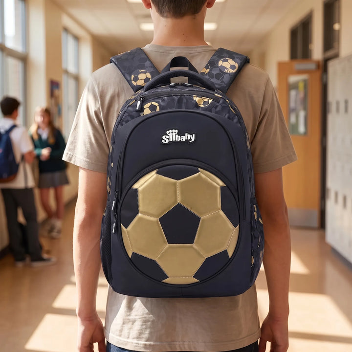 Barns skolryggsäck med fotbollstryck. Perfekt för skolan och alla skoltillbehör.