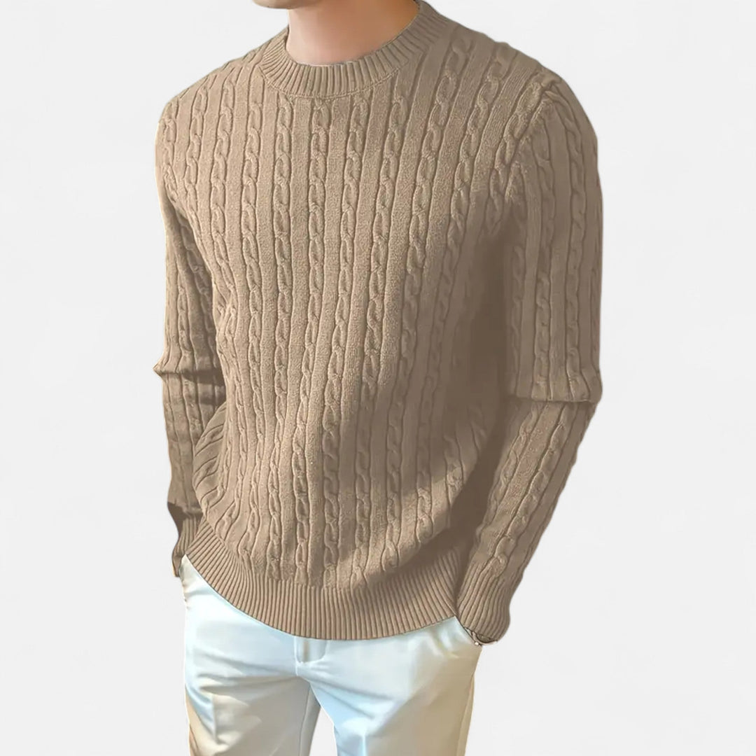 Man iklädd khaki ribbad stickad crewtröja framifrån