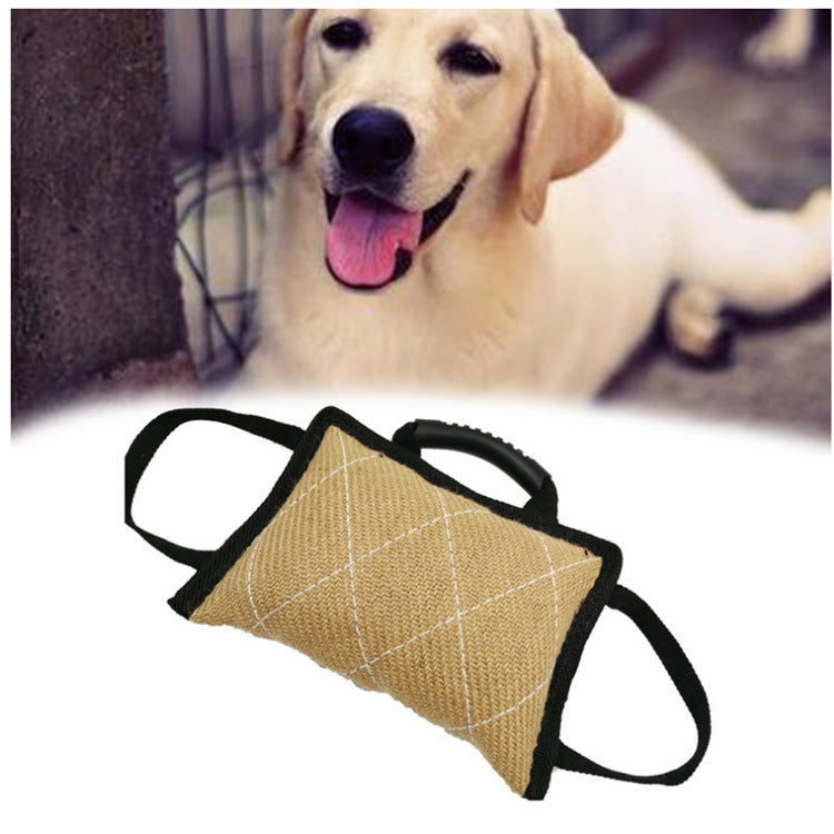 Beige tålig hundtuggleksak för valpar och vuxna hundar. Perfekt bittleksak för lek och träning av käkar.