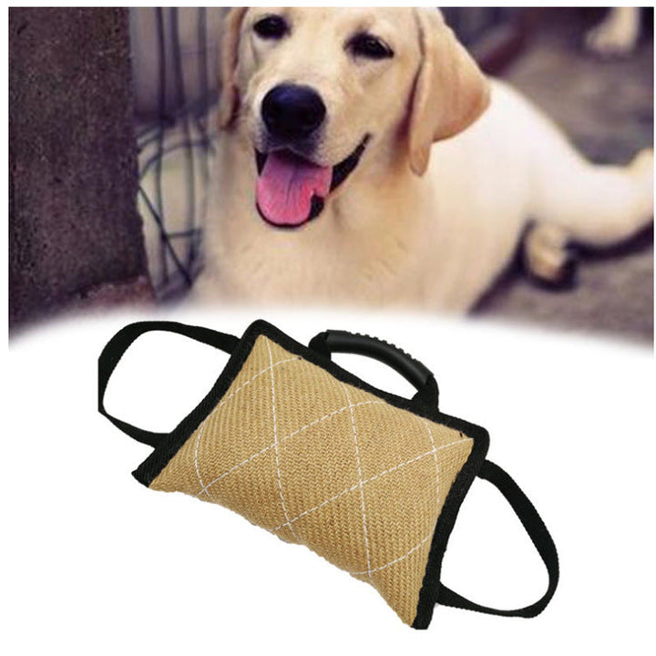 Beige tålig hundtuggleksak för valpar och vuxna hundar. Perfekt bittleksak för lek och träning av käkar.