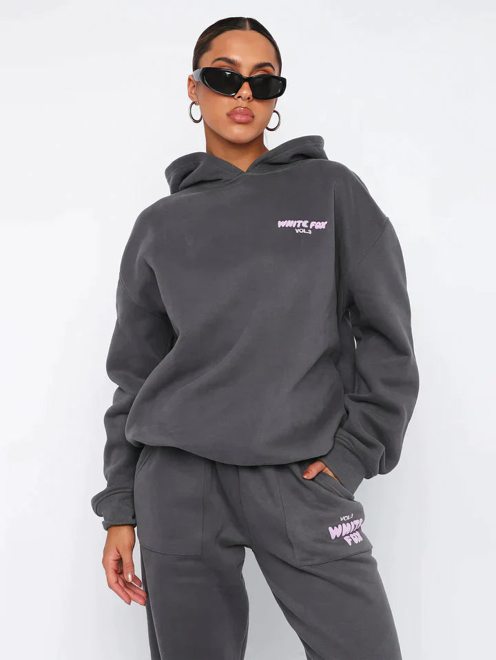 Mjuk hoodie från Elise träningsset i höstmode. Dam pullover för sport, gym & vardag, ger komfort & stil.