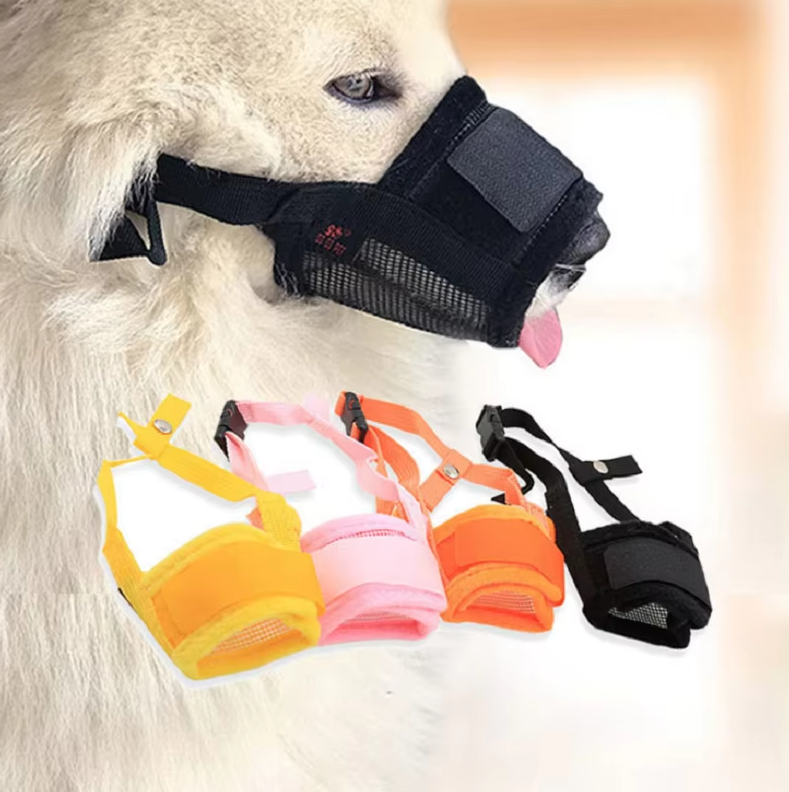 Bekväm hundmuzzle i andningsbart nätmaterial för optimal hundkomfort och säkerhet vid träning.