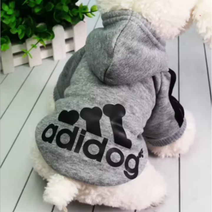 Grå, tvättbar hundhoodie. Varm och mysig hundtröja idealisk för större hundar, garanterar komfort.