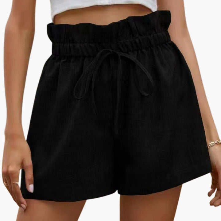 Lediga damsorts i stilren design med elastisk midja & dragsko. Idealiska bekväma fritidsshorts för sommar.