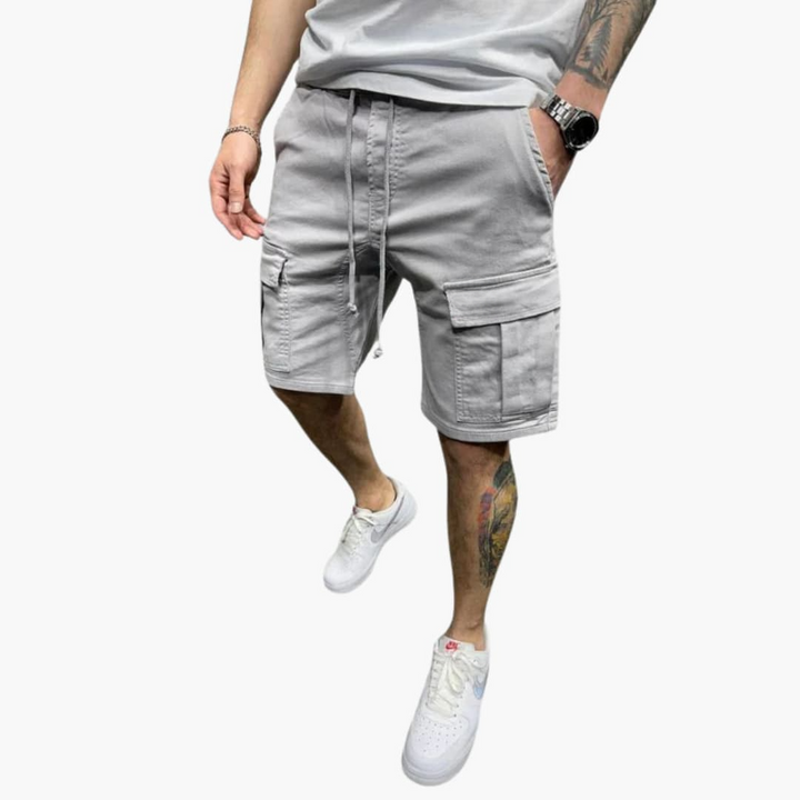 Casual herr-cargoshorts med bekväm passform, dragsko och funktionella fickor. Mångsidiga fritidsshorts för män.